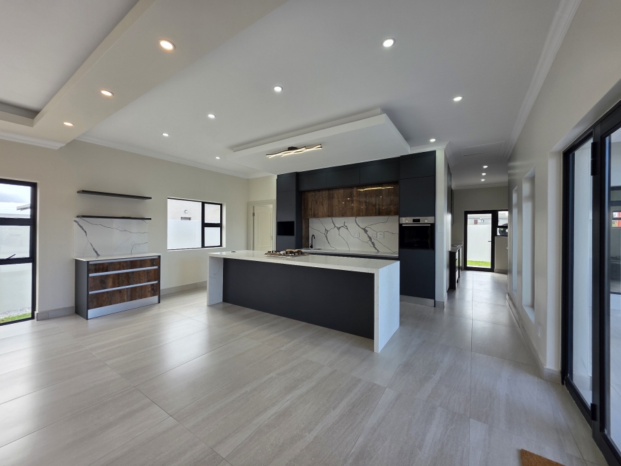 4 Bedroom Property for Sale in Fountains Estate Eastern Cape